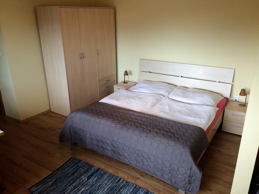 Apartamento Beska Bešeňová Exterior foto