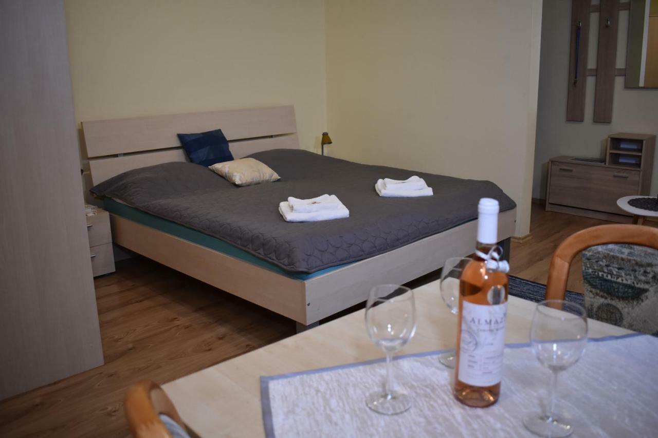Apartamento Beska Bešeňová Exterior foto